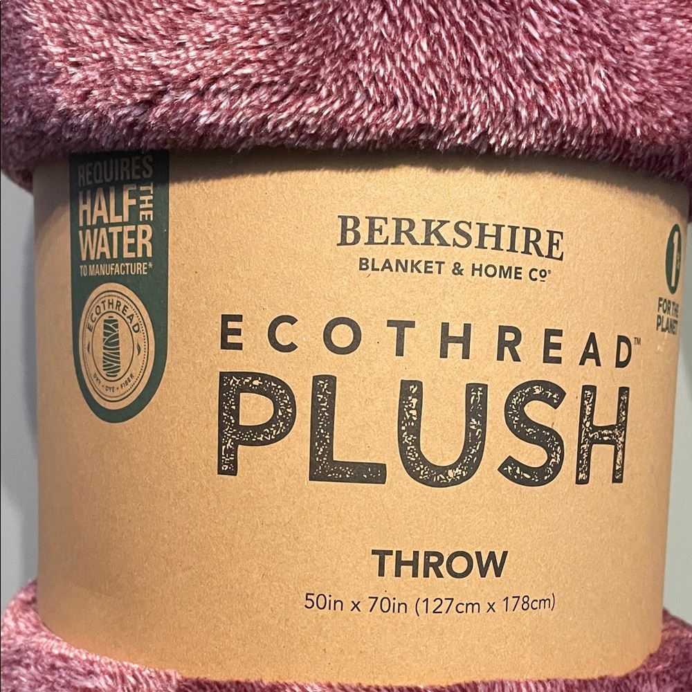 Berkshire Ecothread Plush Throw in Heathered Dusty Rose - Picture 3 of 6